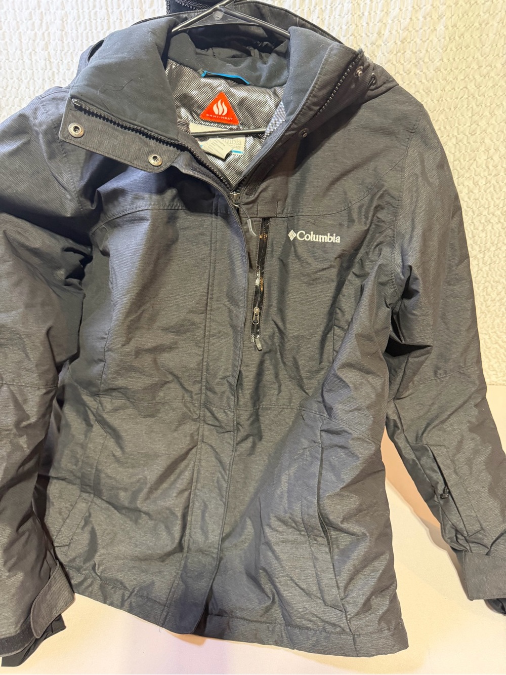 Columbia women’s gray Waterproof Hooded Jacket Omni shield